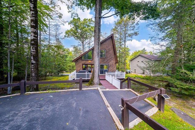 142 N Emerald Drive, Rock Hill, NY 12775