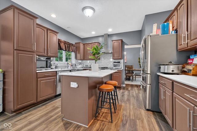 8642 Black Stone Xing, Avon, IN 46123