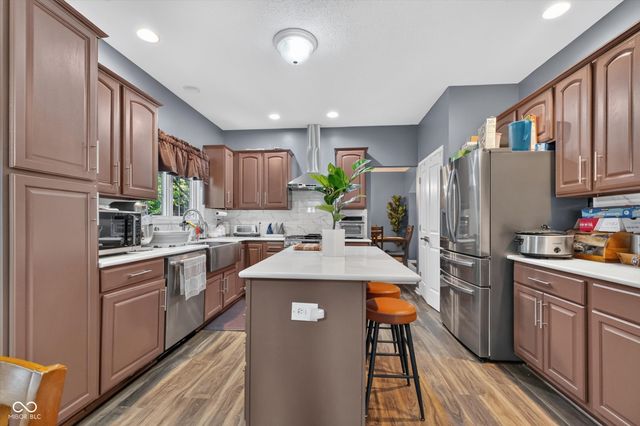 8642 Black Stone Xing, Avon, IN 46123