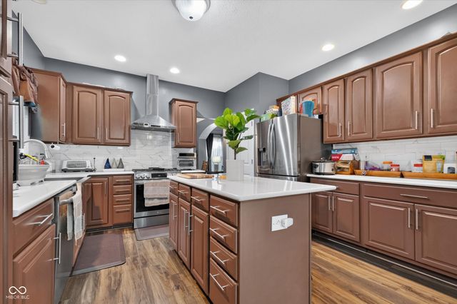 8642 Black Stone Xing, Avon, IN 46123