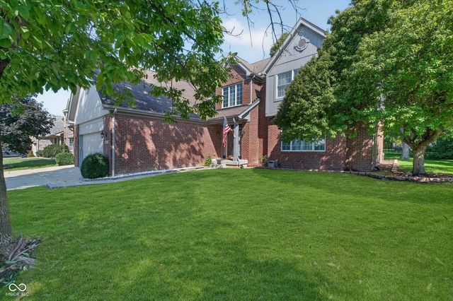 8642 Black Stone Xing, Avon, IN 46123