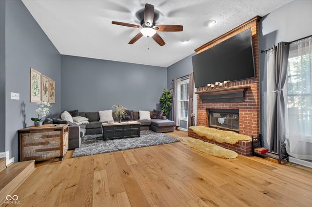 8642 Black Stone Xing, Avon, IN 46123