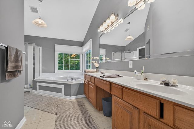 8642 Black Stone Xing, Avon, IN 46123