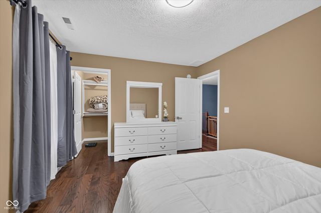 8642 Black Stone Xing, Avon, IN 46123