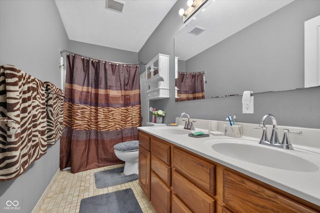 8642 Black Stone Xing, Avon, IN 46123