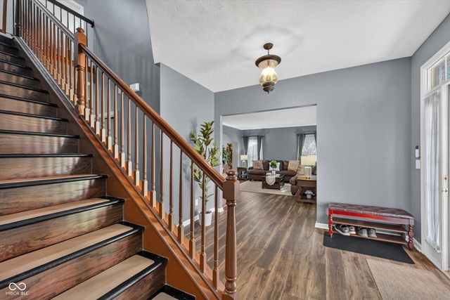 8642 Black Stone Xing, Avon, IN 46123