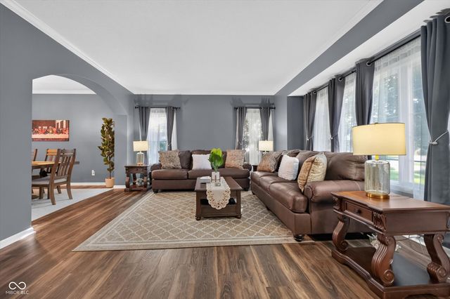 8642 Black Stone Xing, Avon, IN 46123