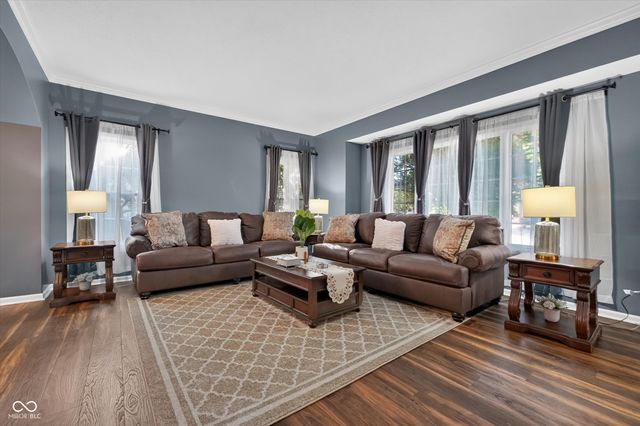 8642 Black Stone Xing, Avon, IN 46123