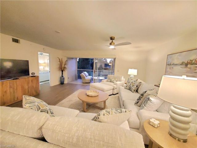 1051 Eastham Way Apt 204, Naples, FL 34104