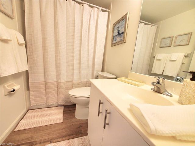 1051 Eastham Way Apt 204, Naples, FL 34104