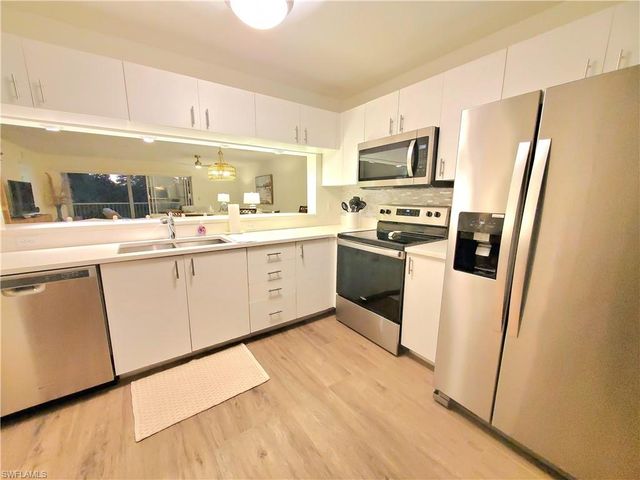 1051 Eastham Way Apt 204, Naples, FL 34104