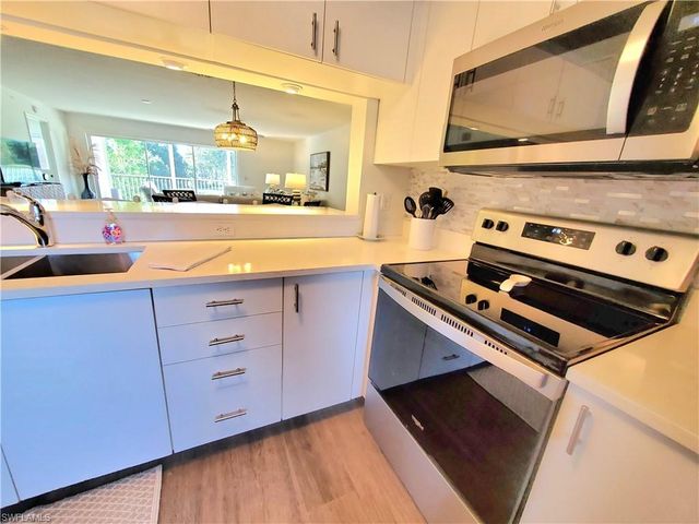 1051 Eastham Way Apt 204, Naples, FL 34104