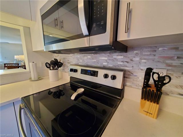 1051 Eastham Way Apt 204, Naples, FL 34104