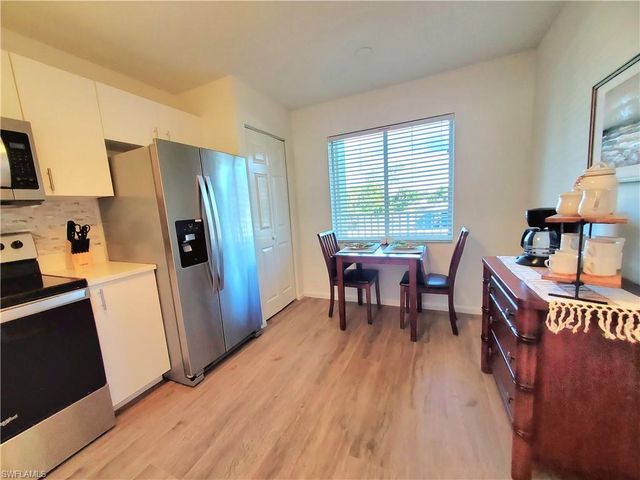 1051 Eastham Way Apt 204, Naples, FL 34104