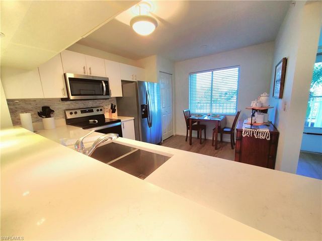 1051 Eastham Way Apt 204, Naples, FL 34104