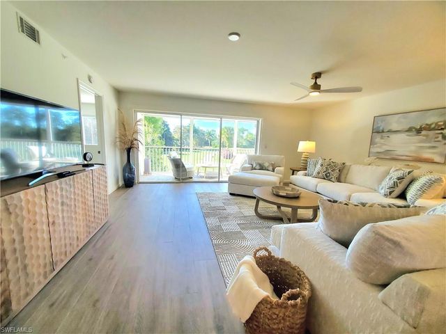 1051 Eastham Way Apt 204, Naples, FL 34104