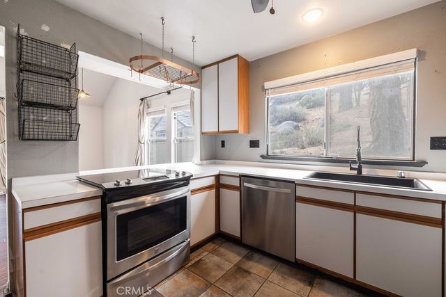 39075 Rim Of The World, Fawnskin, CA 92333