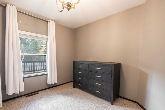 39075 Rim Of The World, Fawnskin, CA 92333