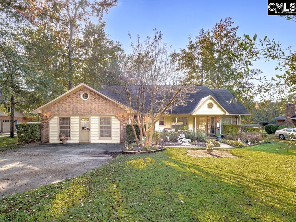 6674 Francis Marion Avenue, Dalzell, SC 29040