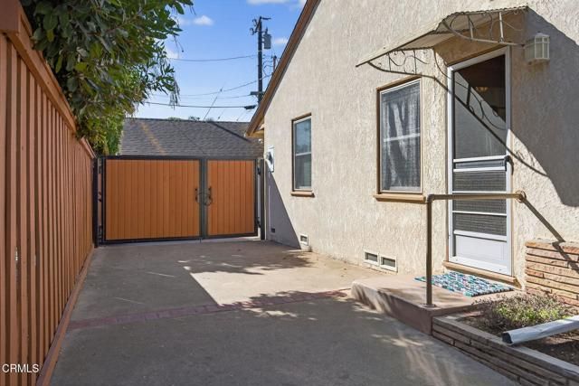 2742 Sereno Avenue, Ventura, CA 93003