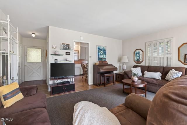 2742 Sereno Avenue, Ventura, CA 93003