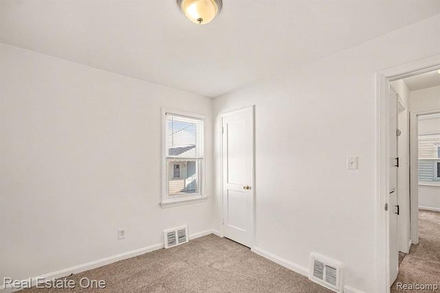 23328 Lexington Avenue, Eastpointe, MI 48021