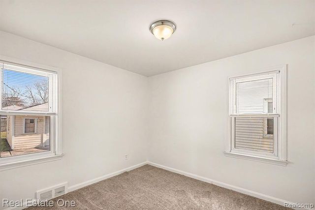 23328 Lexington Avenue, Eastpointe, MI 48021