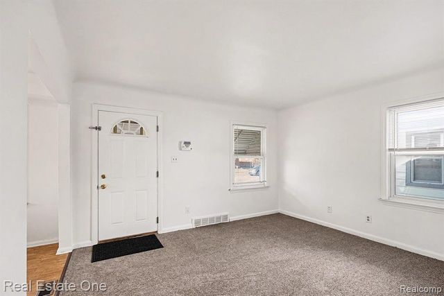 23328 Lexington Avenue, Eastpointe, MI 48021