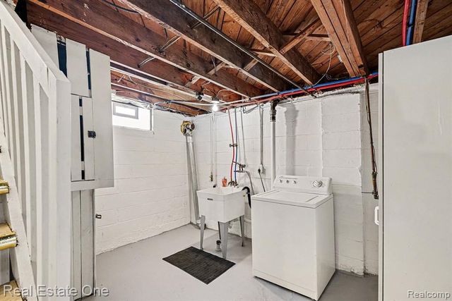 23328 Lexington Avenue, Eastpointe, MI 48021