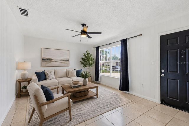 208 AVALONE DRIVE, Apopka, FL 32703
