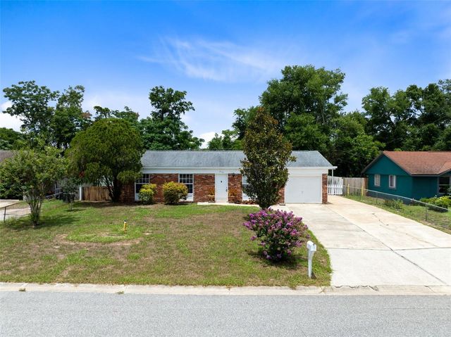 208 AVALONE DRIVE, Apopka, FL 32703