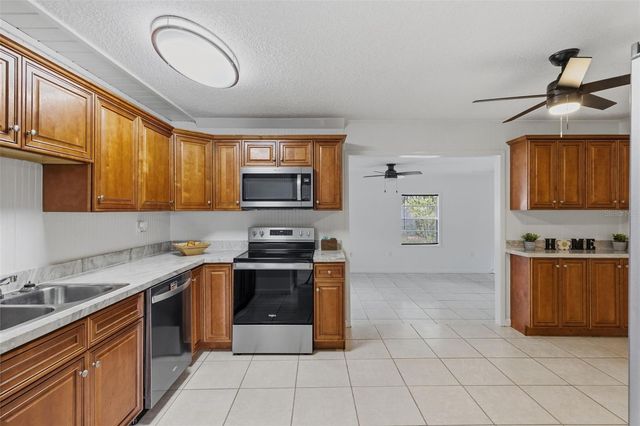 208 AVALONE DRIVE, Apopka, FL 32703