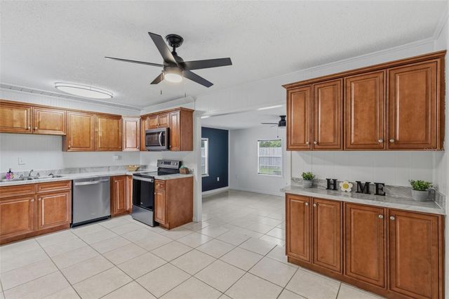 208 AVALONE DRIVE, Apopka, FL 32703