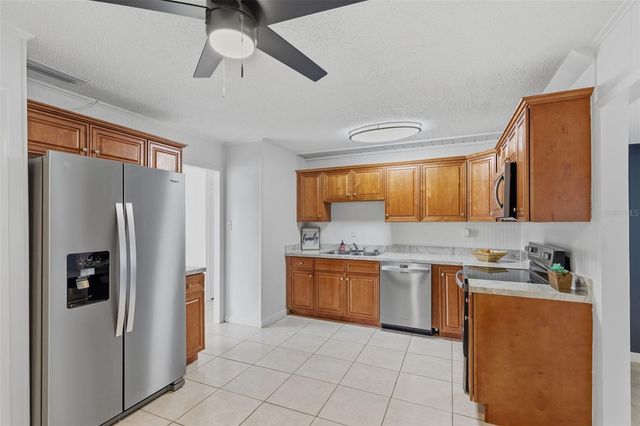 208 AVALONE DRIVE, Apopka, FL 32703