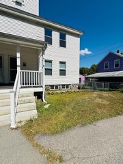 279 Central Street 279, Hudson, MA 01749