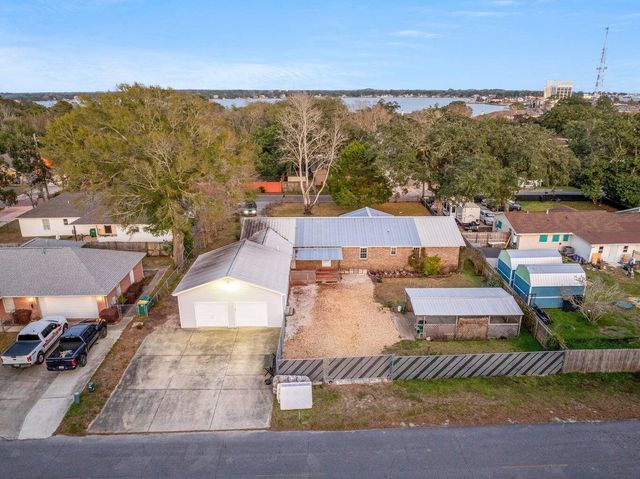122 Beach Drive, Fort Walton Beach, FL 32547