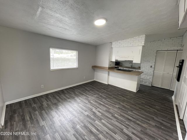 11333 AMERICANA Lane, Jacksonville, FL 32218