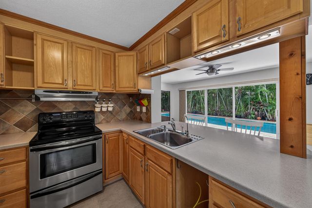 1540 NE 40th Street, Oakland Park, FL 33334