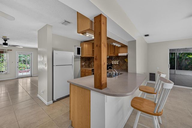 1540 NE 40th Street, Oakland Park, FL 33334