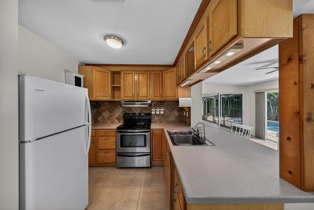 1540 NE 40th Street, Oakland Park, FL 33334