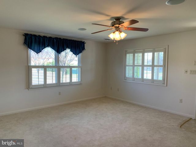 13301 MARQUISE DR, Hagerstown, MD 21742