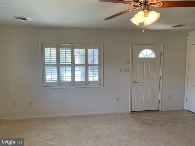 13301 MARQUISE DR, Hagerstown, MD 21742