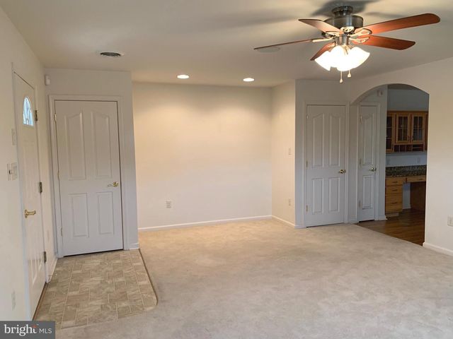 13301 MARQUISE DR, Hagerstown, MD 21742