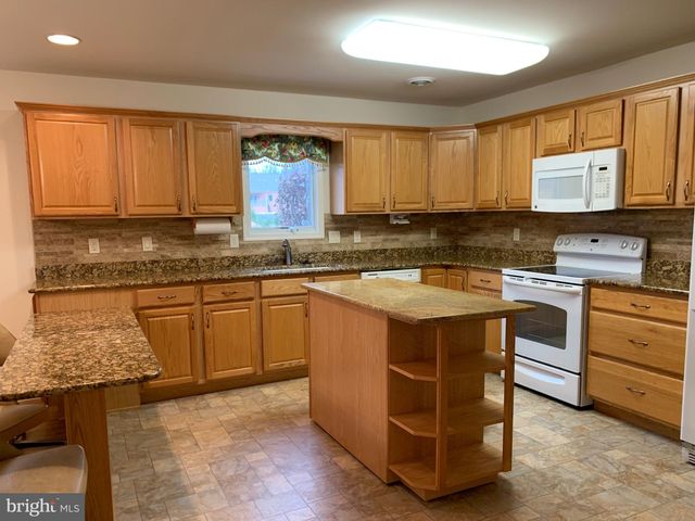 13301 MARQUISE DR, Hagerstown, MD 21742