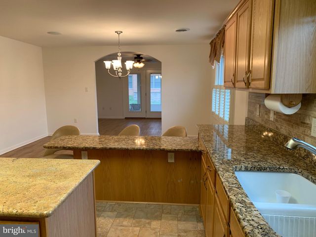 13301 MARQUISE DR, Hagerstown, MD 21742