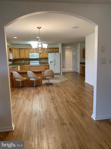 13301 MARQUISE DR, Hagerstown, MD 21742