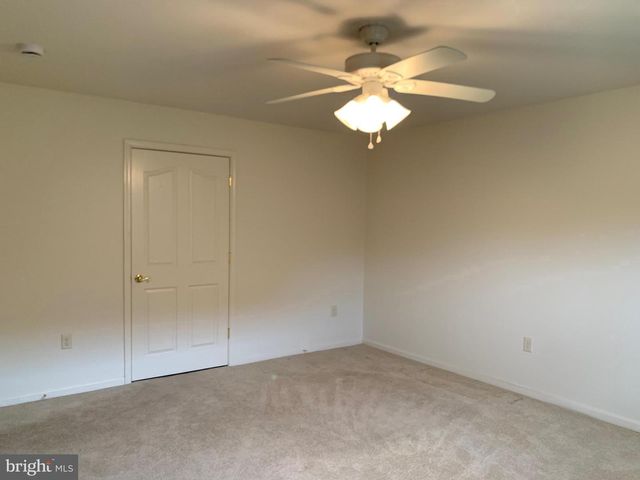 13301 MARQUISE DR, Hagerstown, MD 21742