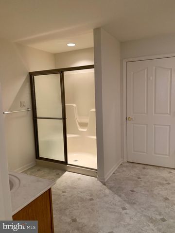 13301 MARQUISE DR, Hagerstown, MD 21742