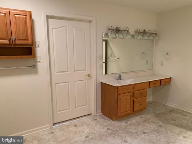 13301 MARQUISE DR, Hagerstown, MD 21742