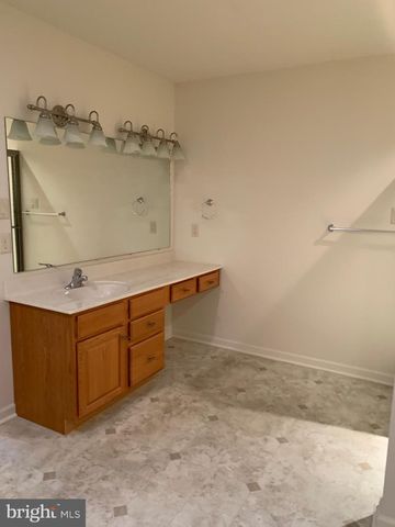 13301 MARQUISE DR, Hagerstown, MD 21742